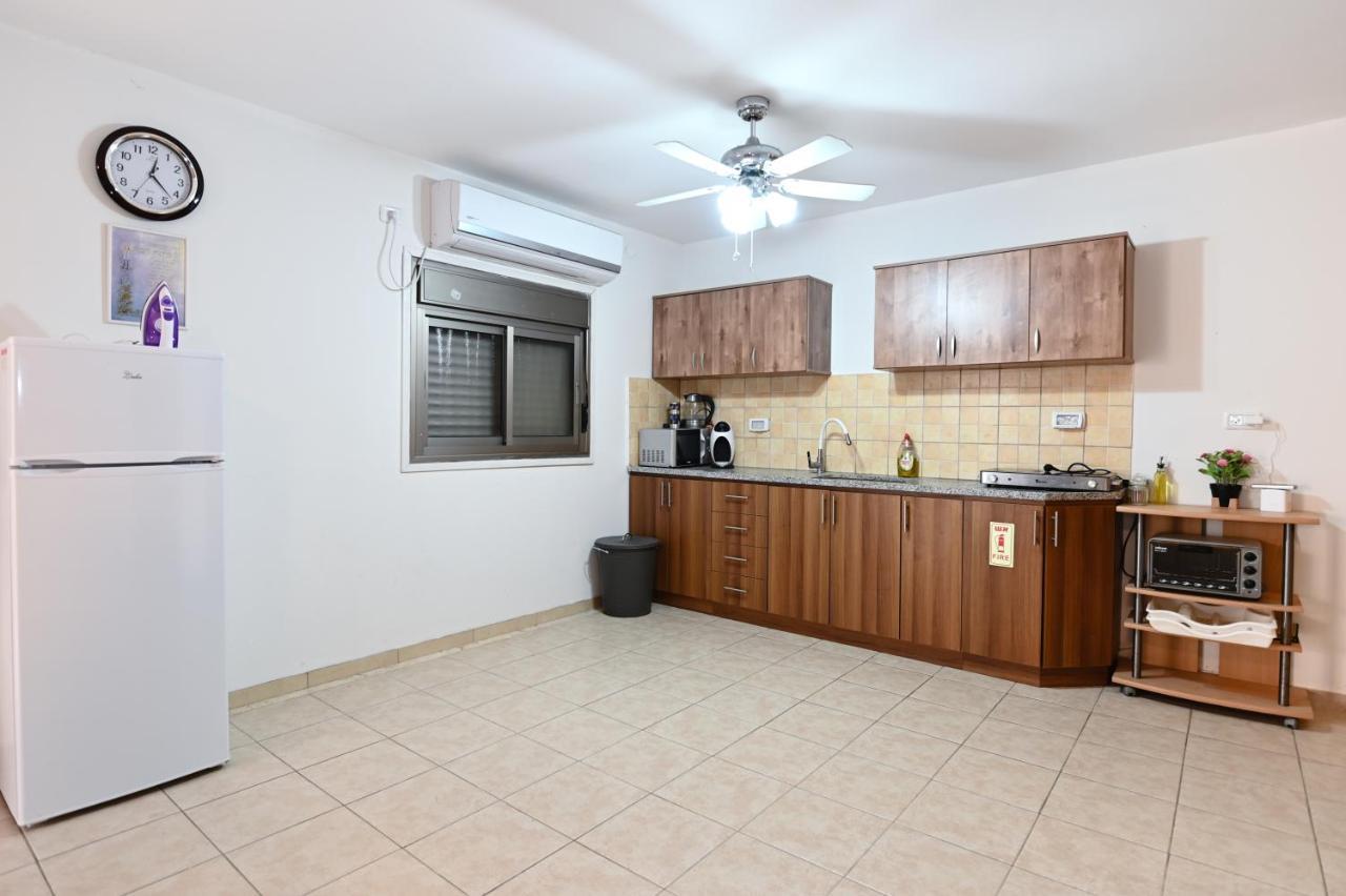 Anil'S House - מתחם צימרים עם בריכה מקורה ומחוממת Zimmer With Heated Swimming Pool Dāliyat el Karmil Exterior foto