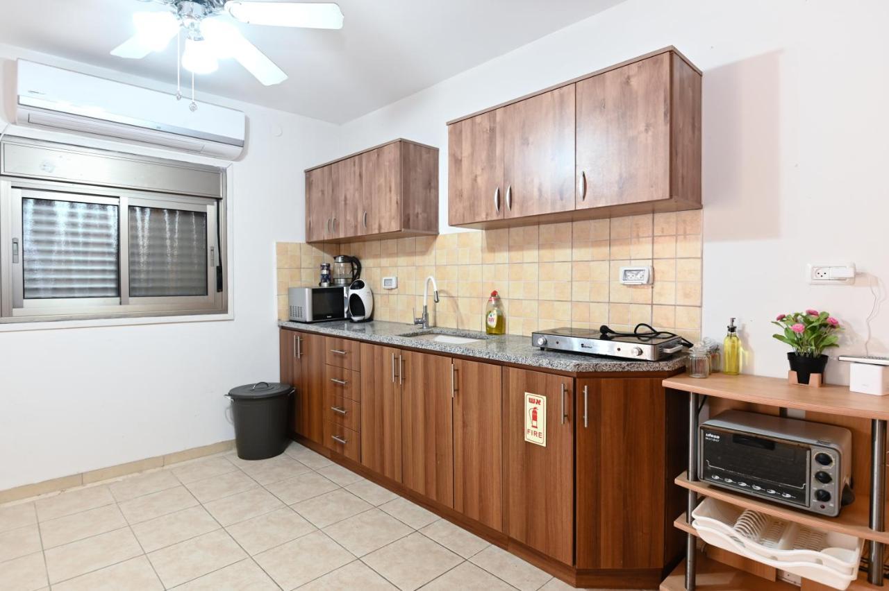 Anil'S House - מתחם צימרים עם בריכה מקורה ומחוממת Zimmer With Heated Swimming Pool Dāliyat el Karmil Exterior foto